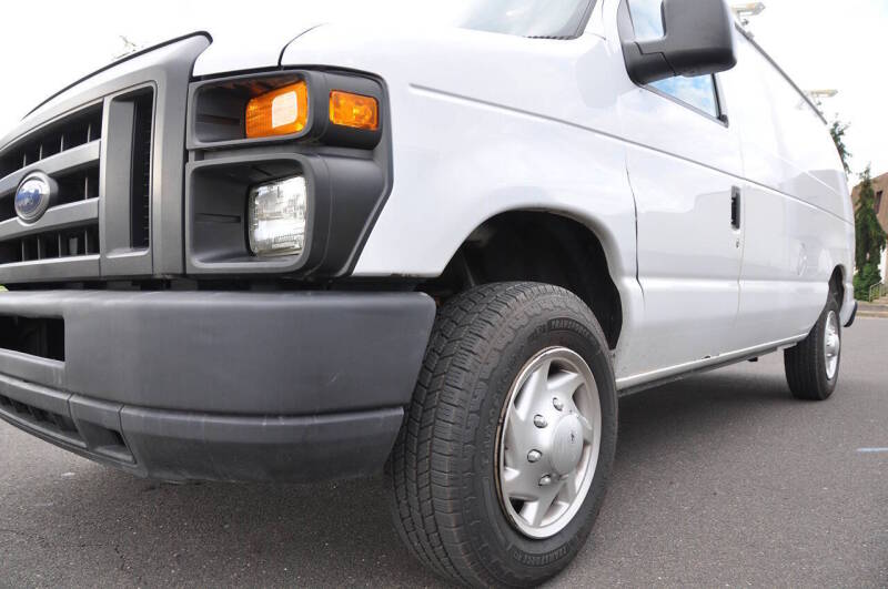 ford e-series econoline van 2011 1FTNE1EW2BDB18010 image ford e-series econoline van 2011 1FTNE1EW2BDB18010 image